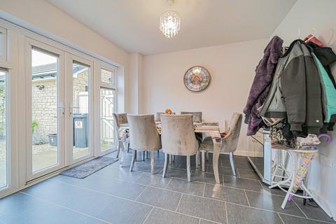 4 bedroom detached house for sale, Basil Drive, Melksham SN12