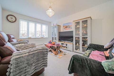 4 bedroom detached house for sale, Basil Drive, Melksham SN12