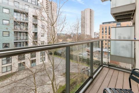 1 bedroom apartment to rent, Pump House Crescent, London, TW8