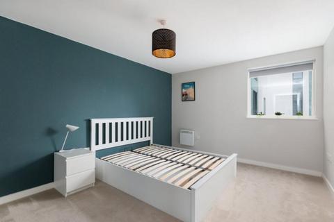 1 bedroom apartment to rent, Pump House Crescent, London, TW8