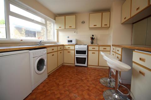 4 bedroom end of terrace house to rent, Somner Close, Canterbury, Kent, CT2