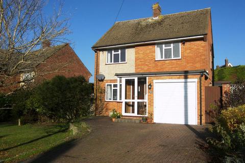 3 bedroom detached house to rent, Effingham