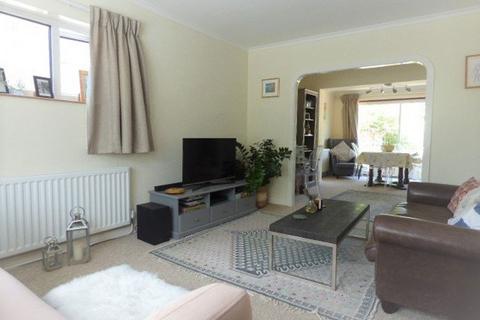 3 bedroom detached house to rent, Effingham