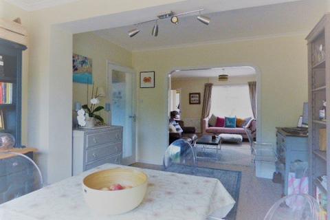 3 bedroom detached house to rent, Effingham