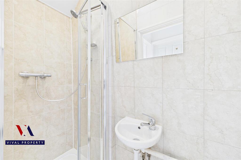 CAM03118 G0-PR0238-STILL032.jpg