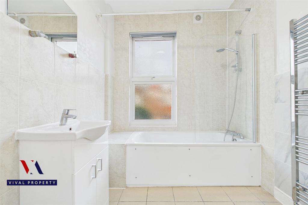 CAM03118 G0-PR0238-STILL021.jpg