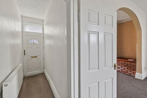 3 bedroom townhouse for sale, Carlton Street, Kettering NN16