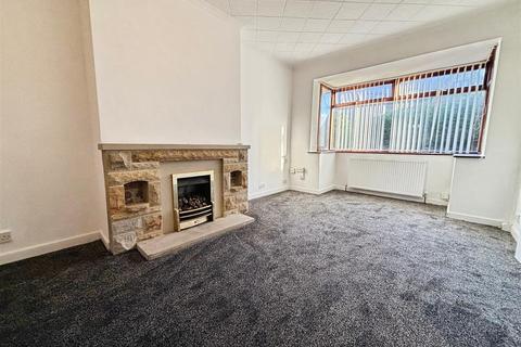 3 bedroom semi-detached house to rent, Clara Road, Bradford BD2