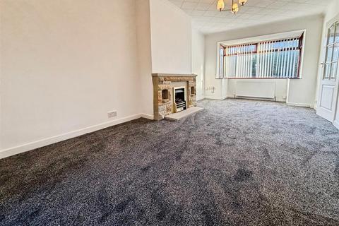 3 bedroom semi-detached house to rent, Clara Road, Bradford BD2