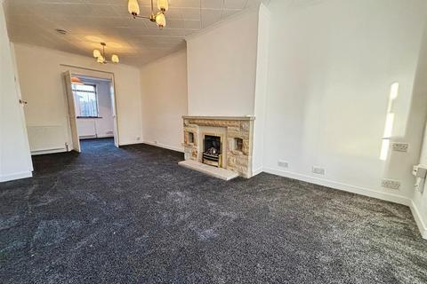 3 bedroom semi-detached house to rent, Clara Road, Bradford BD2