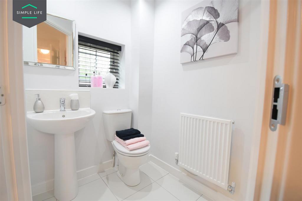 Laskill En Suite.jpg