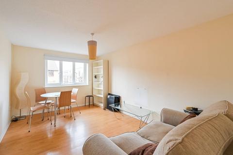 1 bedroom flat for sale, Ringwood Gardens, Isle Of Dogs, London, E14