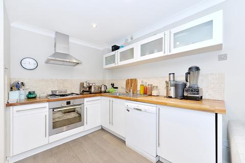 2 bedroom house to rent, Shrewsbury Mews, London, W2