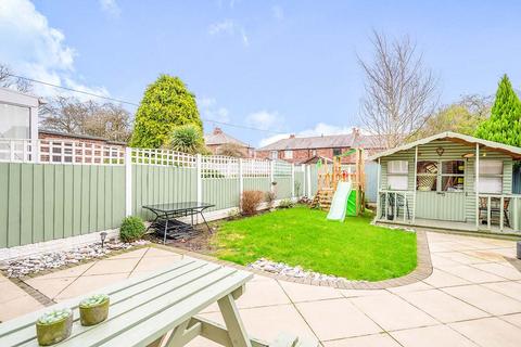 3 bedroom semi-detached house to rent, Hughes Avenue, Merseyside L35