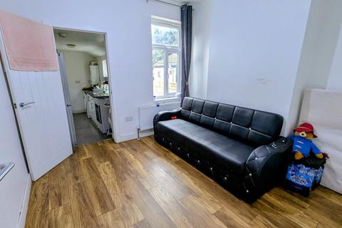 undefined, Oak Road, Luton LU4