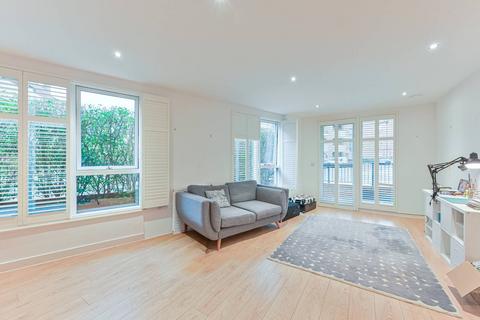 2 bedroom flat to rent, Dobson Walk, Camberwell, London, SE5