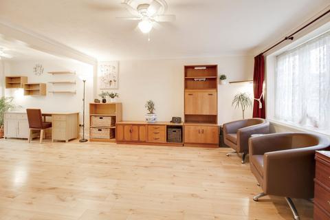 undefined, Pembroke Avenue, St. Neots PE19