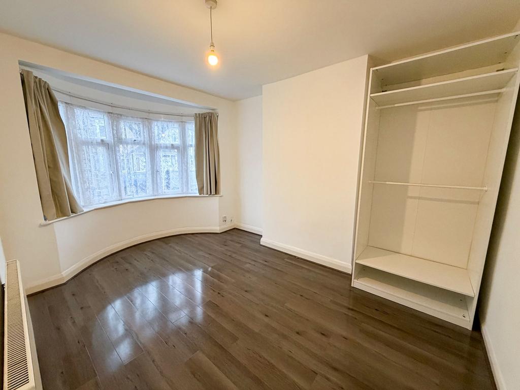 Sanderstead Rd E10