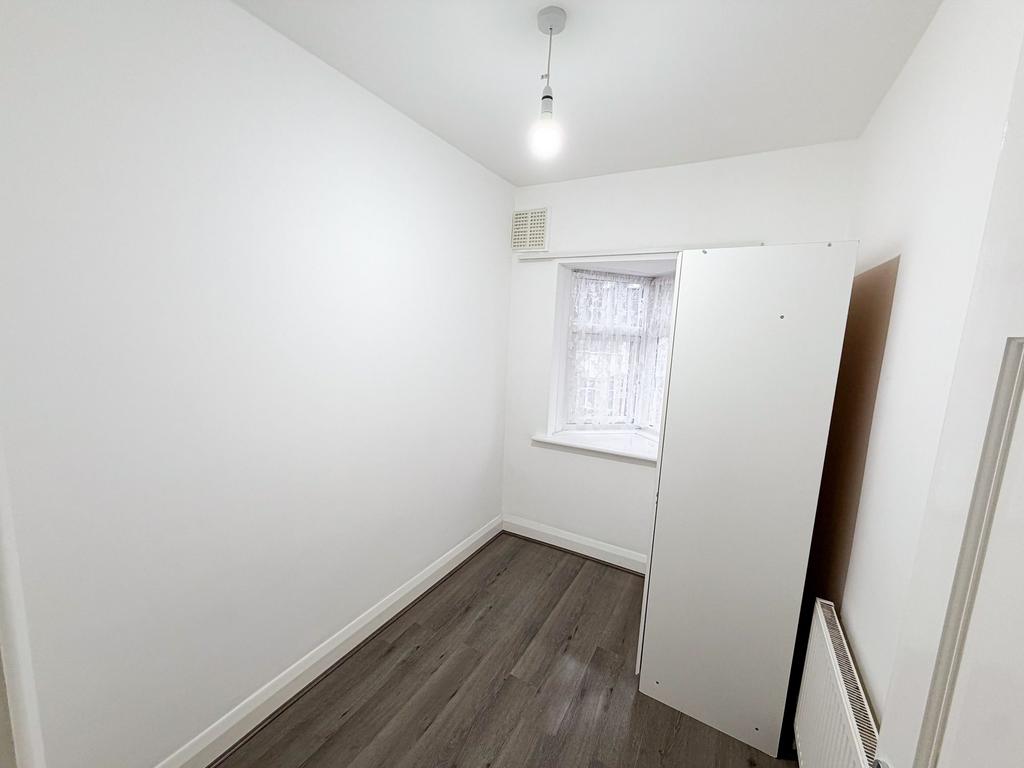 Sanderstead Rd E10