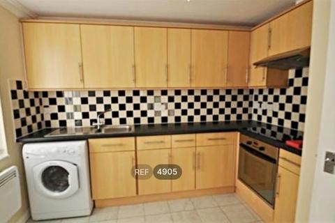 2 bedroom flat to rent, Penshurst Mews, Hessle, HU13 9FD