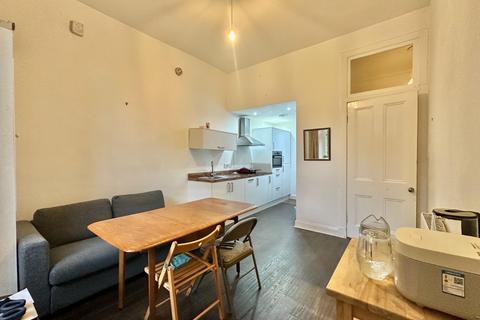 2 bedroom flat to rent, Cowan Street, Hillhead, Glasgow, G12