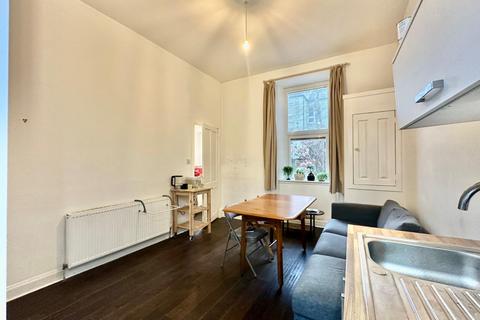 2 bedroom flat to rent, Cowan Street, Hillhead, Glasgow, G12
