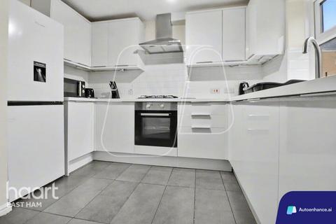 1 bedroom in a house share to rent, Angelica Drive, London