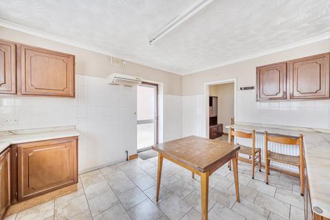 undefined, Albert Drive, Surrey GU21