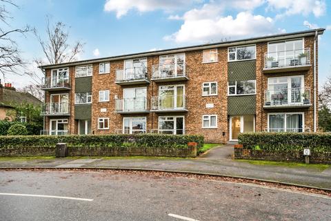 2 bedroom apartment for sale - Gable End, Clockhouse Road, Farnborough, Hampshire, GU14