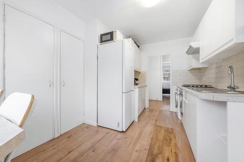 3 bedroom flat to rent, Stockwell Road, SW9