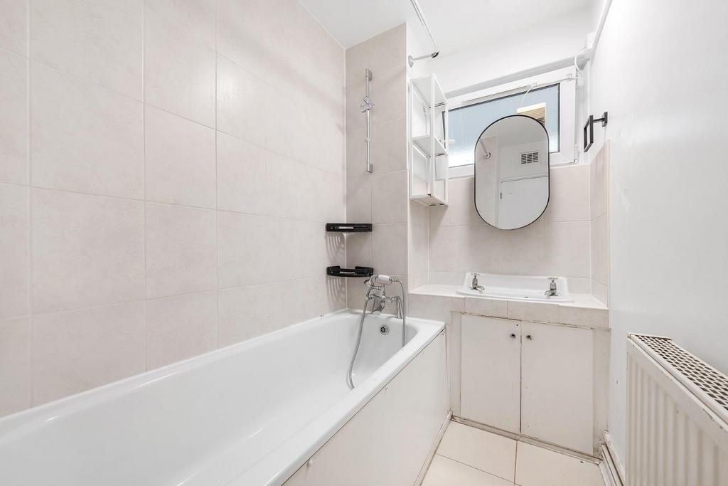 Bathroom.JPG