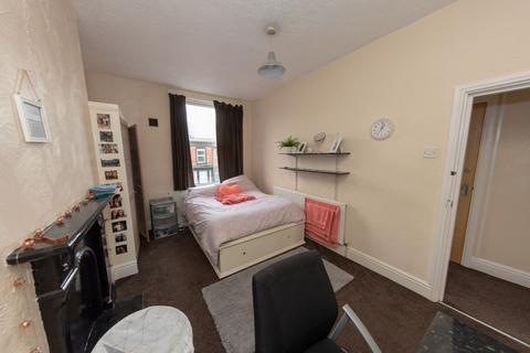 undefined, Delph Mount, Leeds LS6