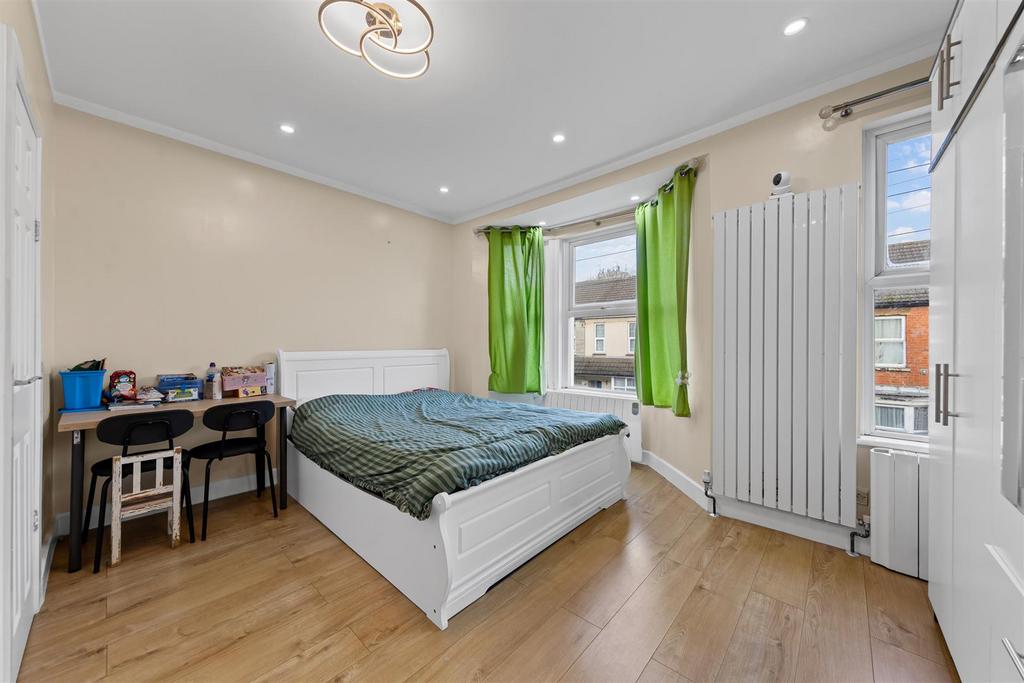 12 George St Web24.jpg