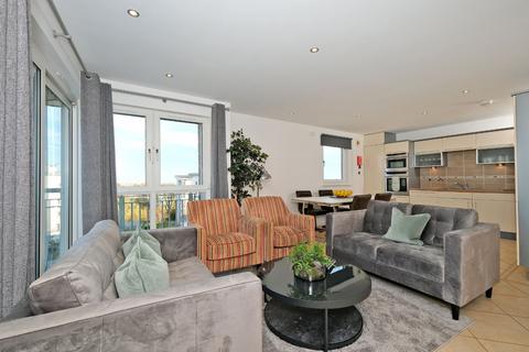3 bedroom flat to rent, Rubislaw Square, Aberdeen, AB15