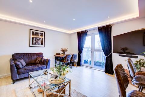 2 bedroom flat for sale, London Road, Leigh-on-sea, SS9