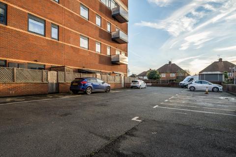 1 bedroom flat for sale, Brickfield Court,  Slough,  SL1,  SL1
