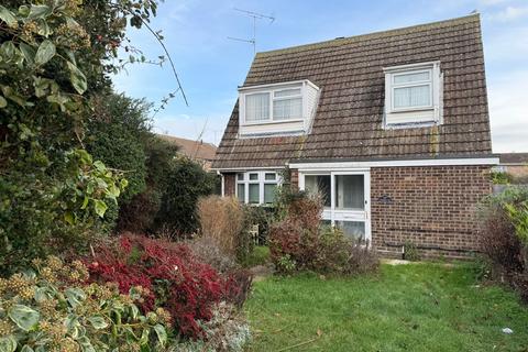 3 bedroom detached house for sale, Woodfield Close, Walton on the Naze, CO14