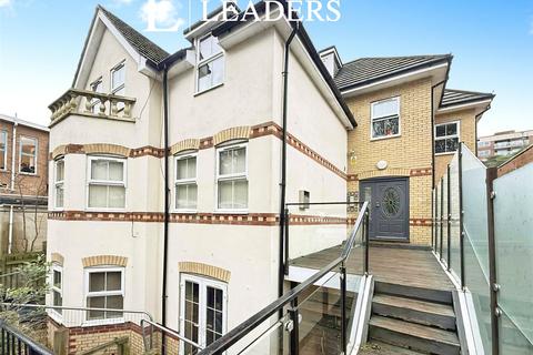 2 bedroom flat to rent, Manor Road, Bournemouth, Dorset, BH1