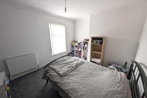 2 bedroom house for sale, Leads Road, Hull