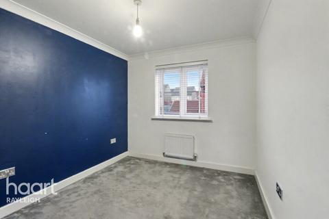 3 bedroom semi-detached house to rent, Abingdon Close, BASILDON