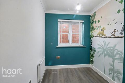 3 bedroom semi-detached house to rent, Abingdon Close, BASILDON
