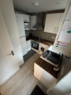 1 bedroom in a house share to rent, Staines Road, Feltham TW14