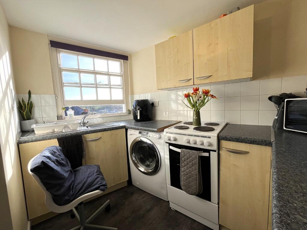 Kitchen 2.jpeg