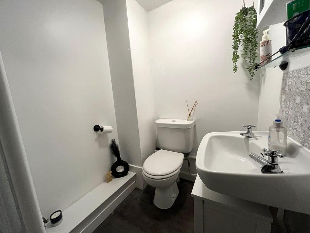 Bathroom.jpeg