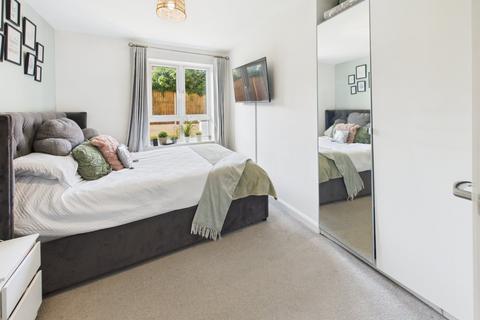 2 bedroom apartment for sale, Kenyon Way, Langley, Berkshire, SL3