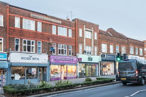 undefined, Central Road, Worcester Park KT4