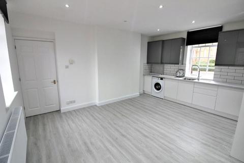 2 bedroom apartment to rent, Pennington Drive, London, N21