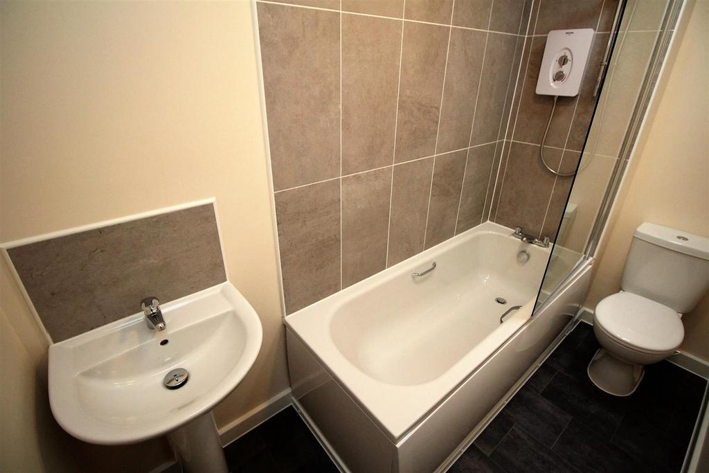 Daybrooke Street, 8 - Bathroom.JPG