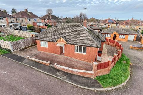 2 bedroom detached bungalow for sale, Milldale Gardens, Kettering NN15