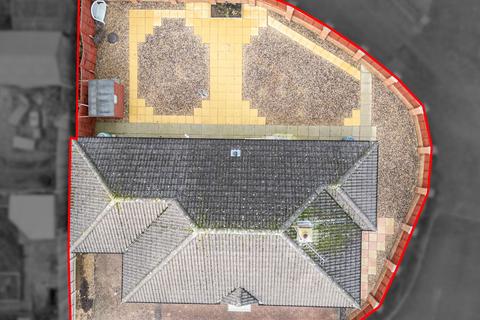 2 bedroom detached bungalow for sale, Milldale Gardens, Kettering NN15
